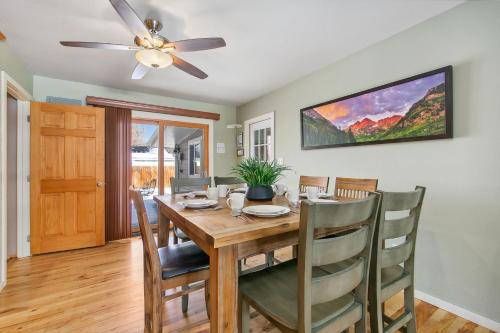 the rustic retreat pet friendly w fenced yard