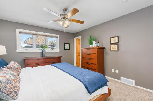the rustic retreat pet friendly w fenced yard