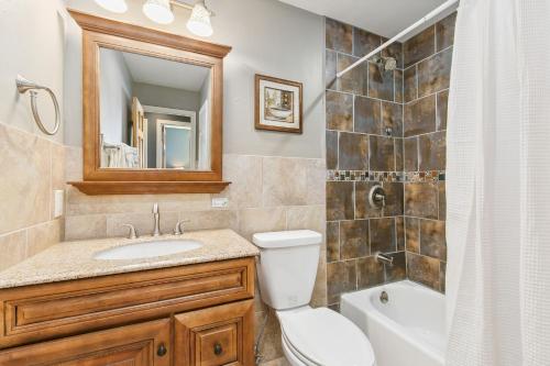 the rustic retreat pet friendly w fenced yard