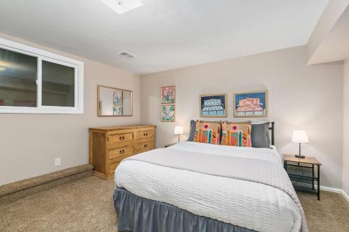 the rustic retreat pet friendly w fenced yard