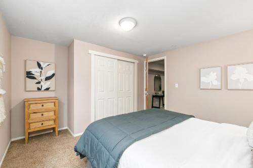 the rustic retreat pet friendly w fenced yard
