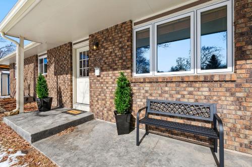 the rustic retreat pet friendly w fenced yard
