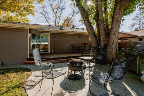 the rustic retreat pet friendly w fenced yard