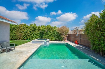 @Marbella Lane - 4Br Lavish Castle Retreat,,5 star