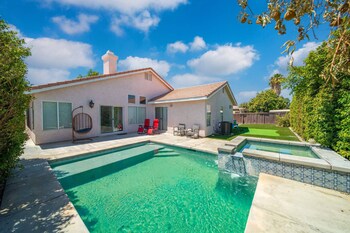 marbella lane 4br lavish castle retreat