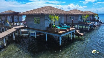 coral bay bungalows