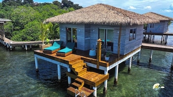 coral bay bungalows