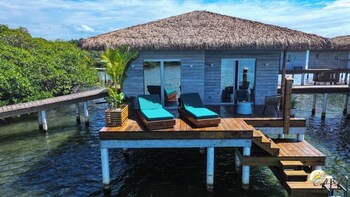 coral bay bungalows