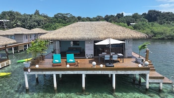 coral bay bungalows