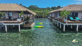 coral bay bungalows
