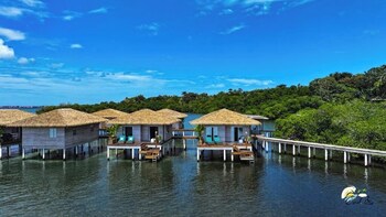 coral bay bungalows