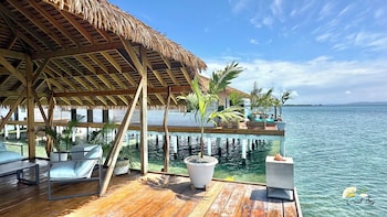 coral bay bungalows
