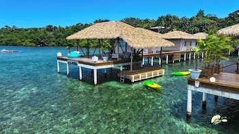 coral bay bungalows