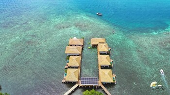 coral bay bungalows