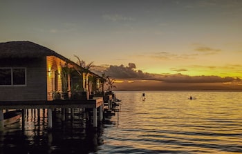 coral bay bungalows