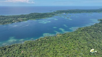 coral bay bungalows
