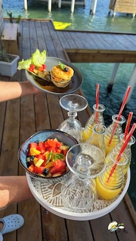 coral bay bungalows