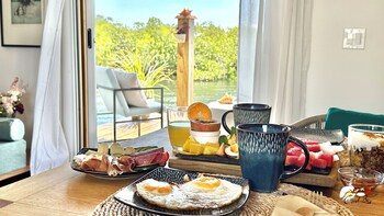 coral bay bungalows