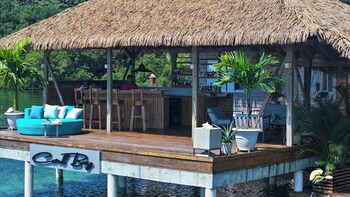 coral bay bungalows