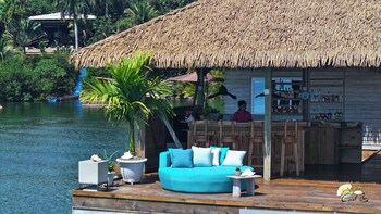 coral bay bungalows
