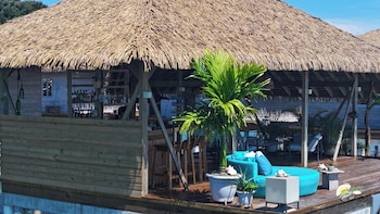 coral bay bungalows