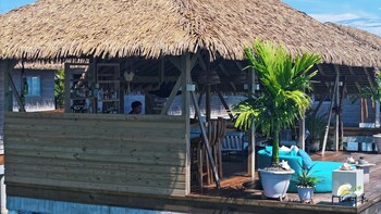coral bay bungalows