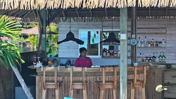 coral bay bungalows