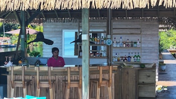 coral bay bungalows