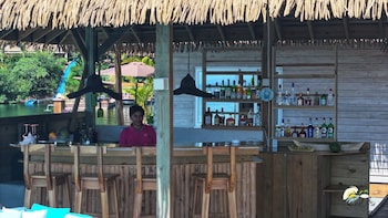 coral bay bungalows