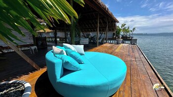 coral bay bungalows