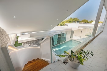 movenpick pool villa 6br