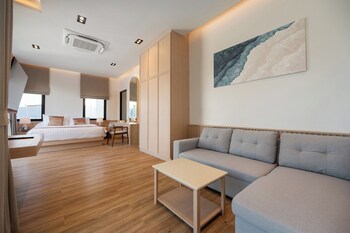movenpick pool villa 6br