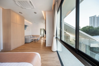 movenpick pool villa 6br