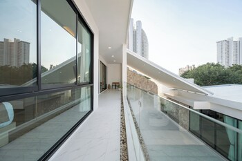 movenpick pool villa 6br