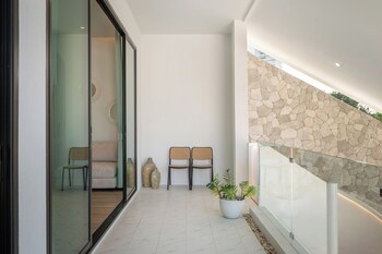 movenpick pool villa 6br