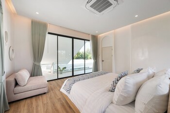 movenpick pool villa 6br