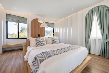 movenpick pool villa 6br