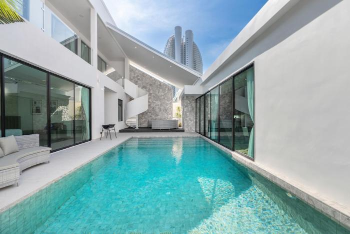 movenpick pool villa 6br