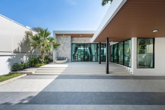 movenpick pool villa 6br