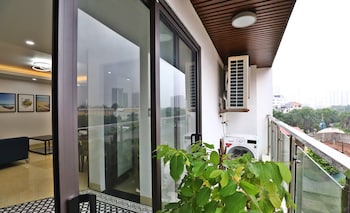 Luxe Paradise Residence Xuan La,,4 star