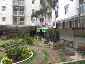 cozy and homey 3br at bogor valley apartment