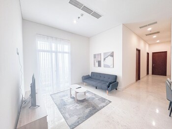 homey and simply 3br at grand sungkono lagoon apartment