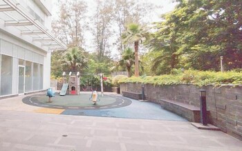 homey and simply 3br at grand sungkono lagoon apartment