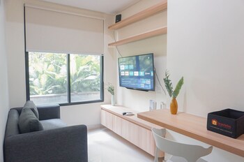 Cozy Living 2Br Apartment At Pollux Chadstone,,2 star