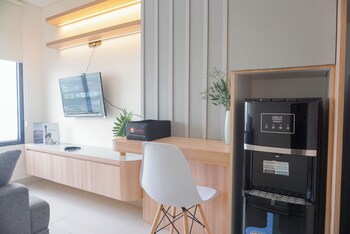 comfy and strategic 2br connecting mall at pollux chadstone apartment