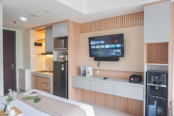 comfy and best deal studio at pollux chadstone apartment