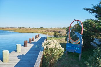 Bellport Inn,,2 star