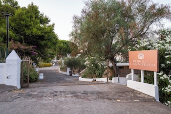 Borgo Del Cannitello Romantic Resort,,4 star