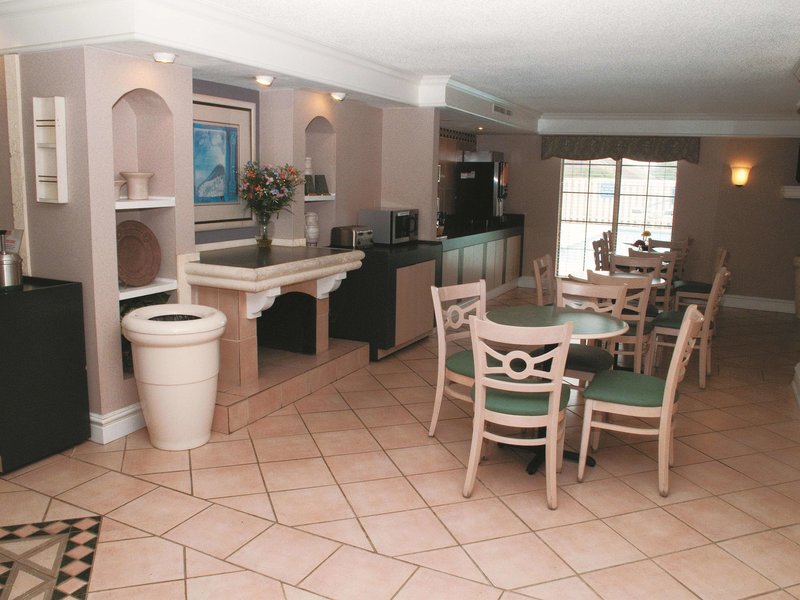 la quinta inn by wyndham columbus airport area