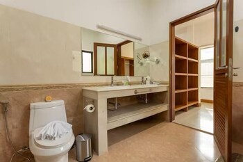 tim buktu 4br jacuzzi walkvillamarket170
